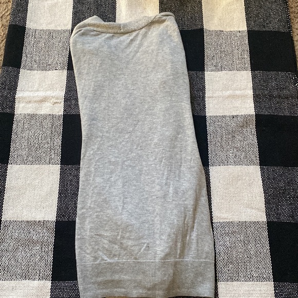 Gray Old Navy sweater - Picture 3 of 3